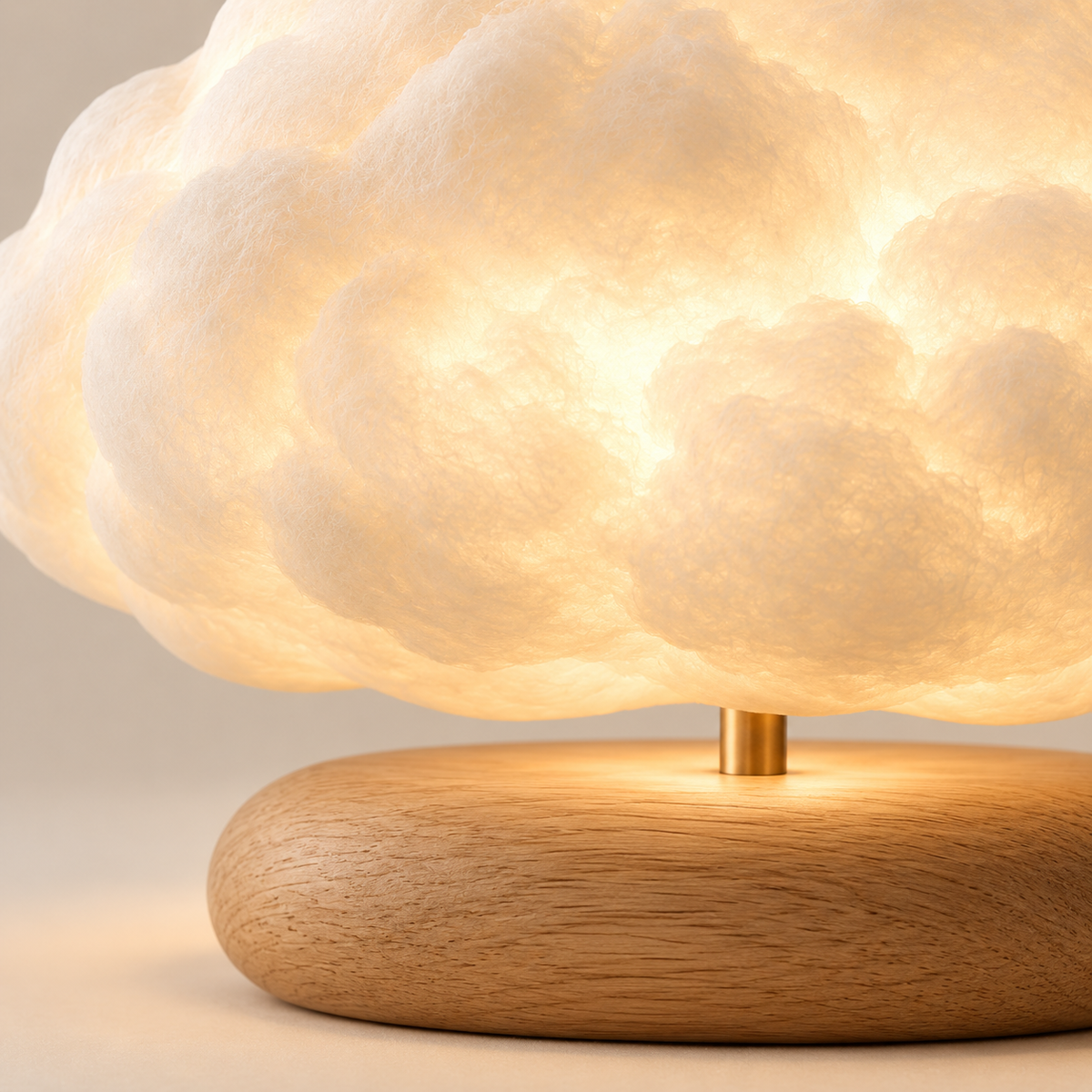 Wolkenlampe mit Holzsockel – Dekorative Ambienteleuchte mit warmem Licht für Schlafzimmer und Wohnzimmer